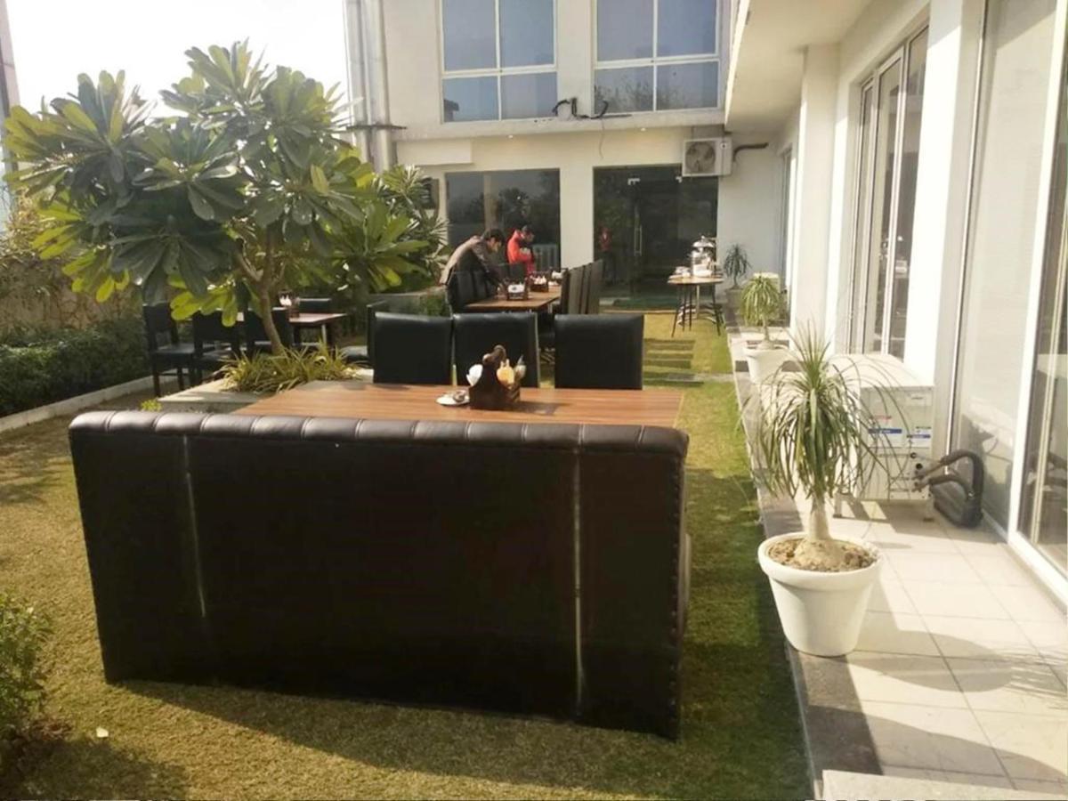 Hotel Citi Inn Grande Zirakpur Экстерьер фото