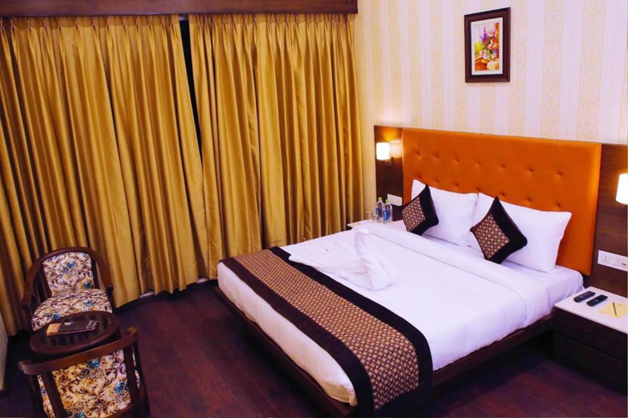 Hotel Citi Inn Grande Zirakpur Экстерьер фото