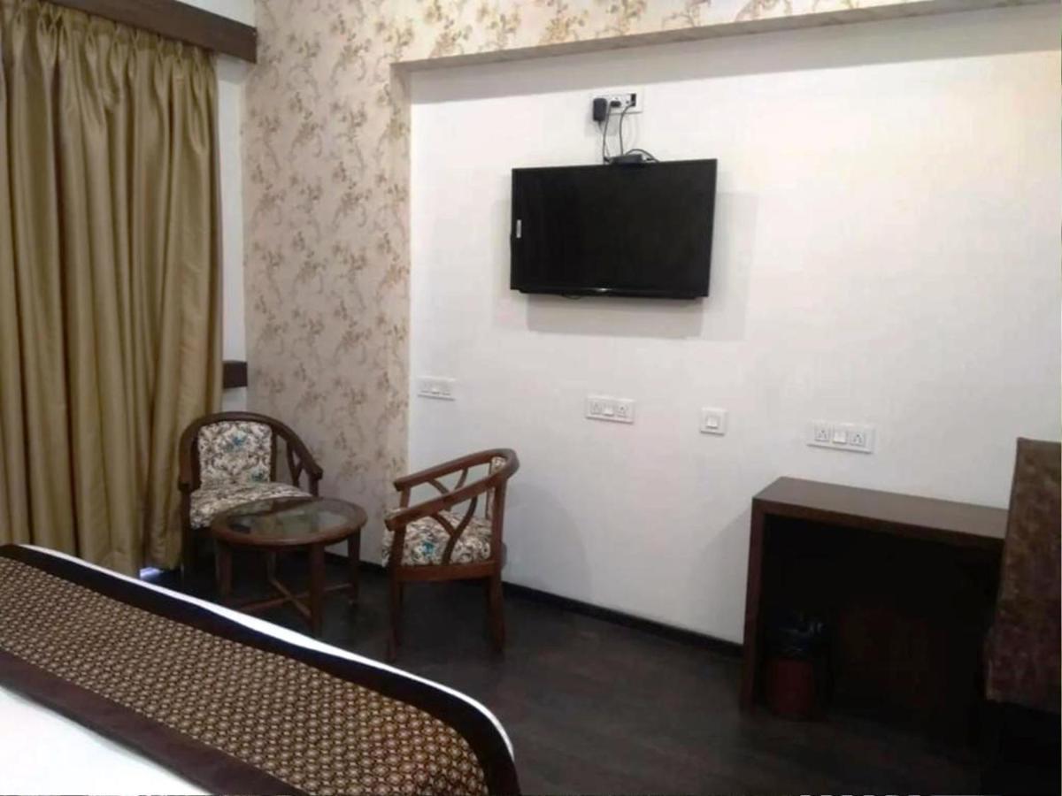 Hotel Citi Inn Grande Zirakpur Экстерьер фото