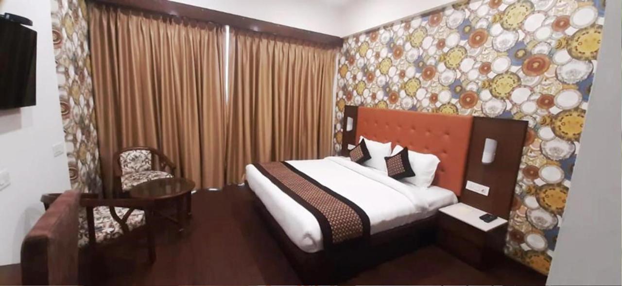Hotel Citi Inn Grande Zirakpur Экстерьер фото